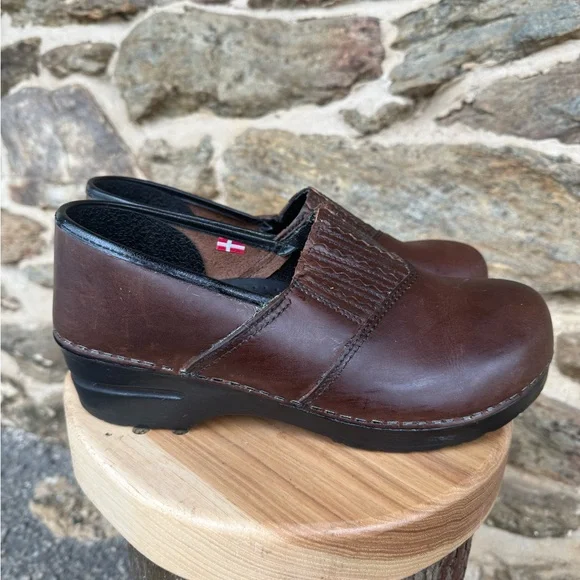 Sanita Brown Leather Slip-On Professional Clogs - Picture 2 of 6